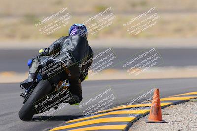 media/Oct-08-2022-SoCal Trackdays (Sat) [[1fc3beec89]]/Turn 11 Backside (1145am)/